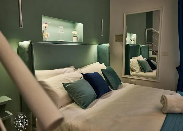 Vista Piazza Dei MartiriHotel Napoli